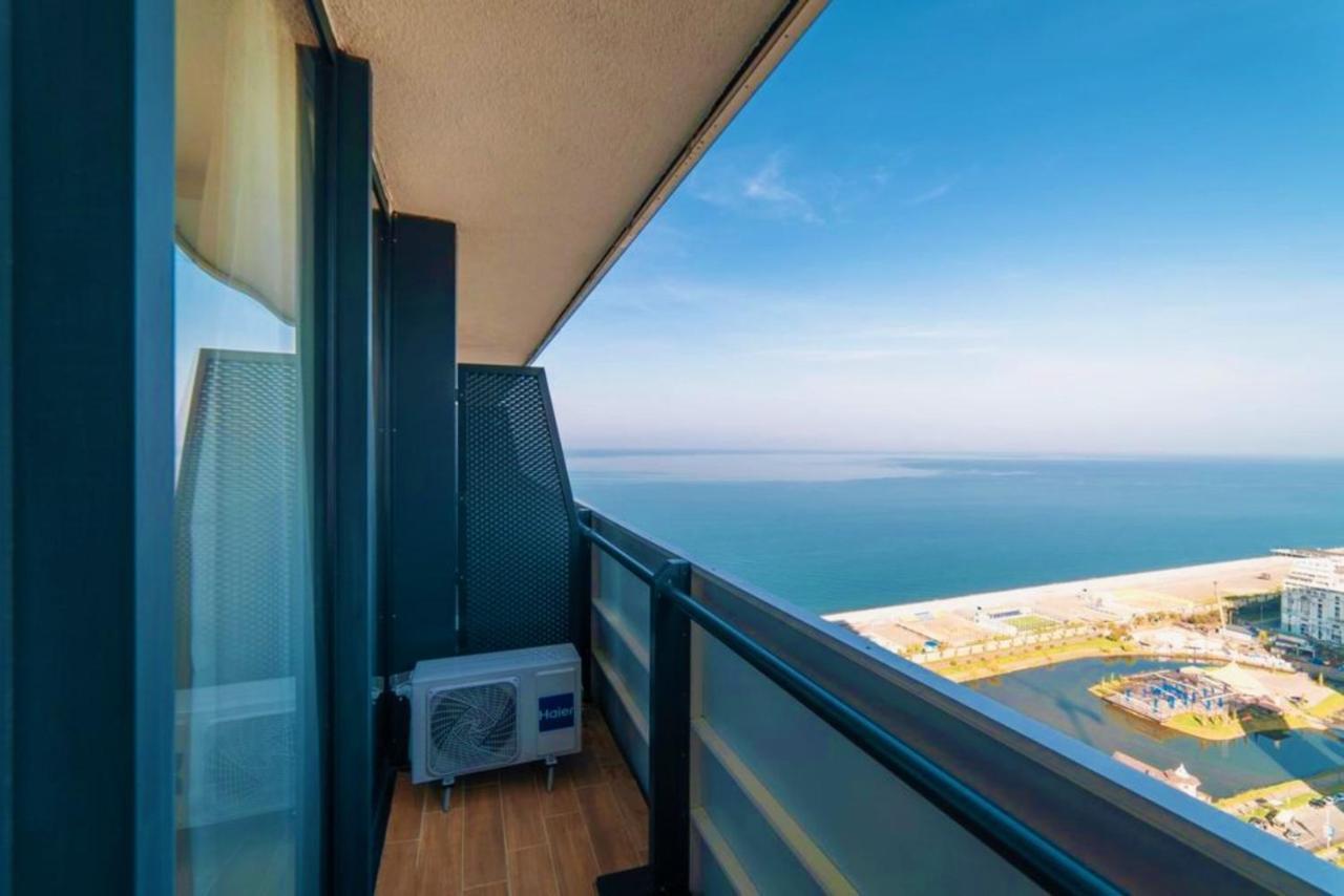 Sea View Aparthotel In Orbi City 巴统 外观 照片