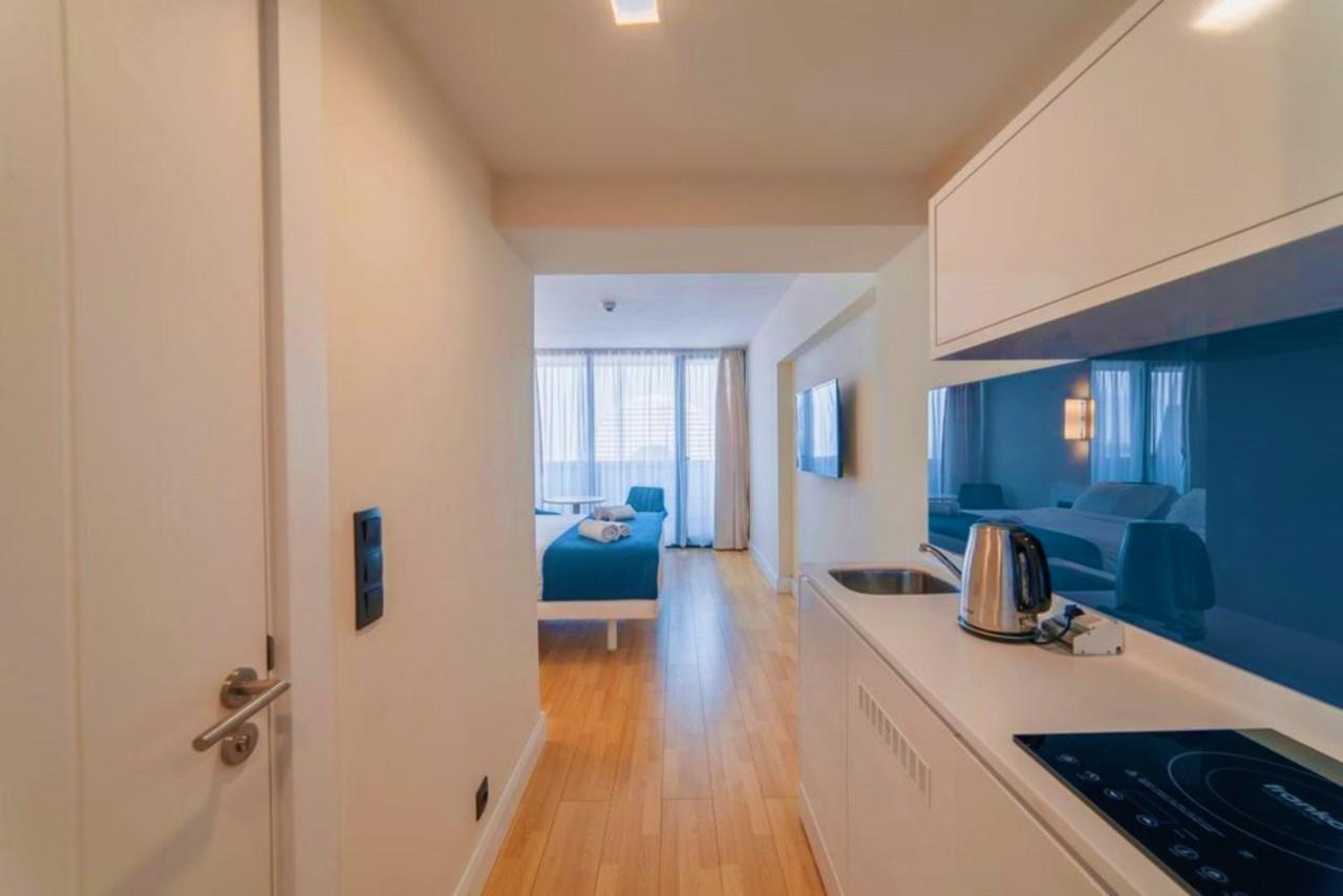 Sea View Aparthotel In Orbi City 巴统 外观 照片