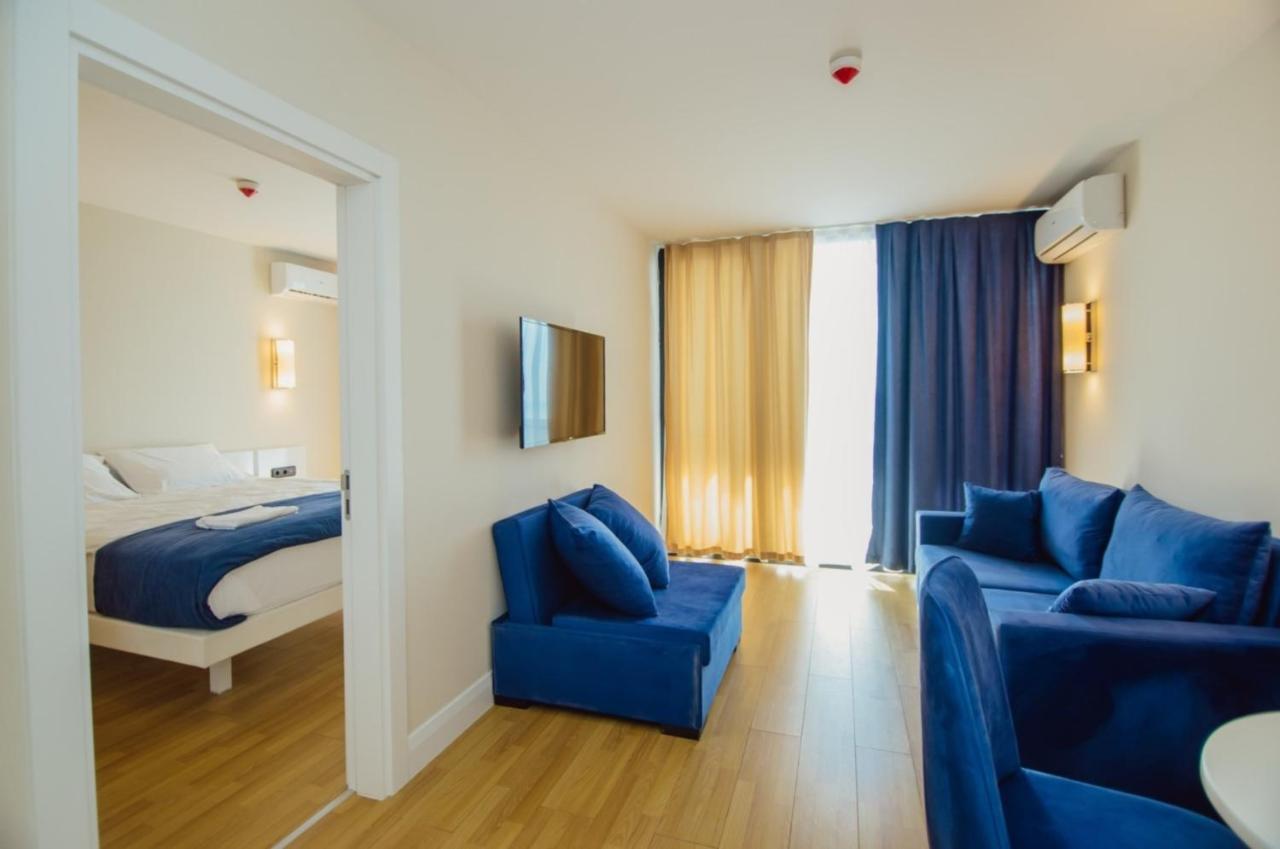 Sea View Aparthotel In Orbi City 巴统 外观 照片