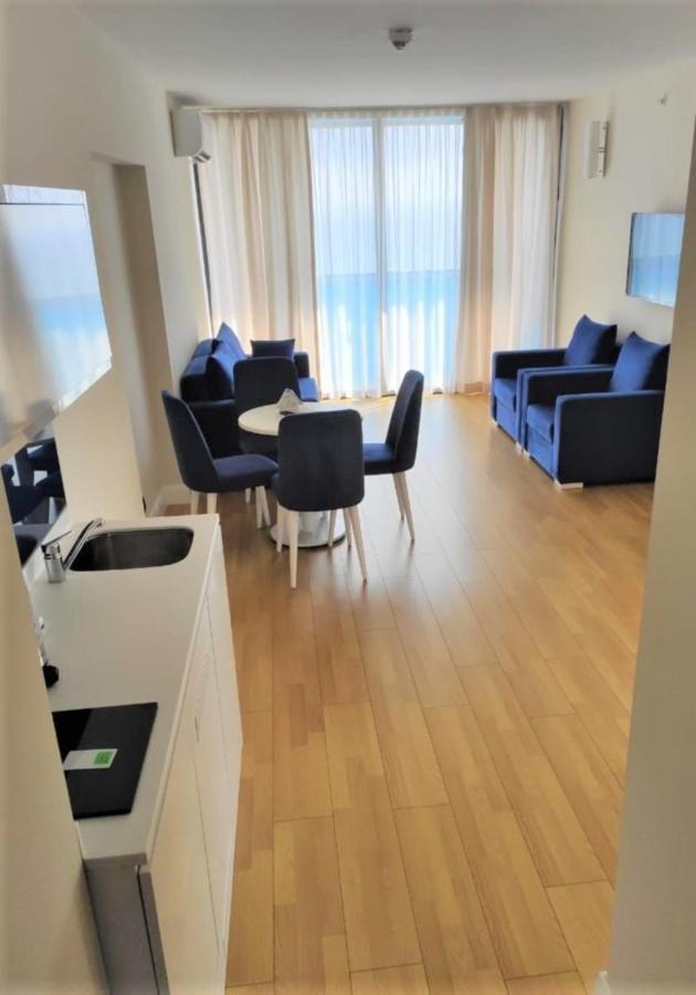 Sea View Aparthotel In Orbi City 巴统 外观 照片